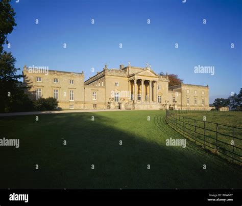 East Front Of Stourhead Hi Res Stock Photography And Images Alamy