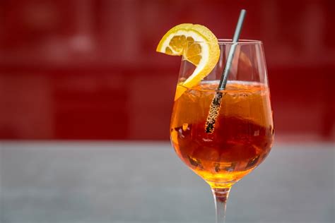 Aperol Spritz 4 najciekawsze przepisy na drinki z prosecco Włoska