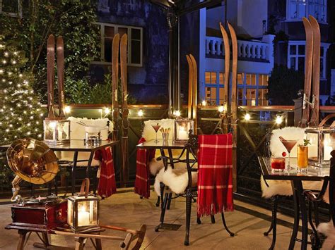 apres ski decor | Ski lodge decor, Ski lodge christmas, Ski lodge bar