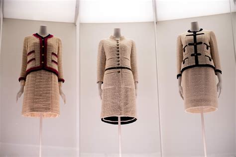 chanel_gabrielle-chanel-fashion-manifesto-at-the-victoria-and-albert