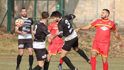 Calcio Serie D Derthona Casale Un Pari Giusto Per Un Bel Derby