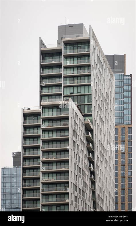 Apartment building in downtown Brooklyn NYC Stock Photo - Alamy