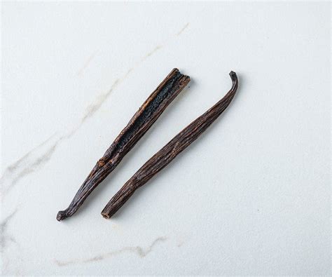 Madagascar Vanilla Beans, Whole Grade A Pods | Savory Spice