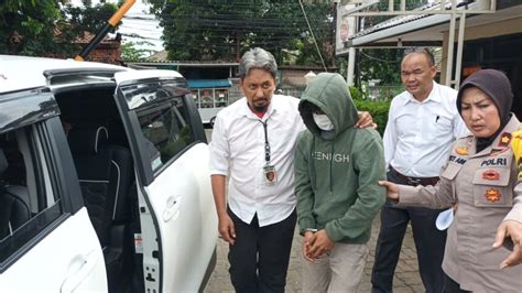 Pedagang Semangka Di Pasar Induk Tewas Disiram Air Keras Dan Dibacok