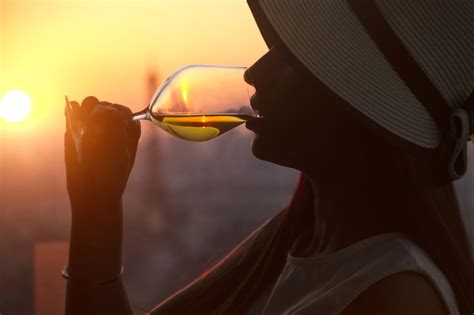 Il vino francese è in crisi reggono Champagne e Corsica il punto