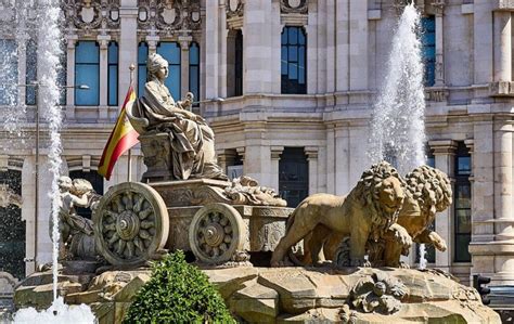 Madrid Walking Tour . Best Private Guided Tours in Madrid. Dreampeaks