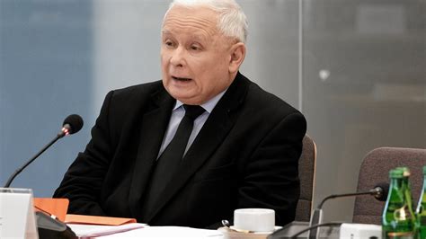 Jarosław Kaczyński tym gestem zagrał na nosie komisji Tu nie ma