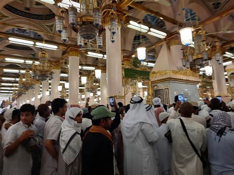 Medina Saudi Arabia April 2023 Muslim Pilgrims Are Going To Visit