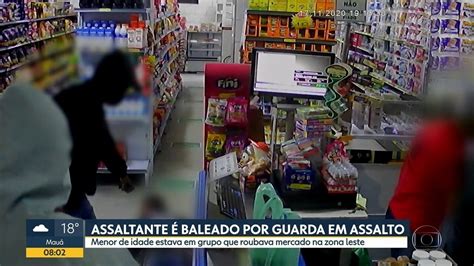 Homem é baleado após tentar assaltar GCM dentro de mercado Zona Leste