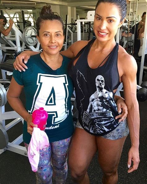 Quem É A Mãe Da Gracyanne Barbosa - Gracyanne Barbosa leva mãe para malhar: 'Treino em família'