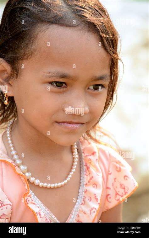 Pretty Cambodian Girl Hi Res Stock Photography And Images Alamy