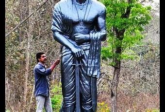 Verma Pazhassi Raja Statue Unvailed at Mavilamthodu - Paperblog