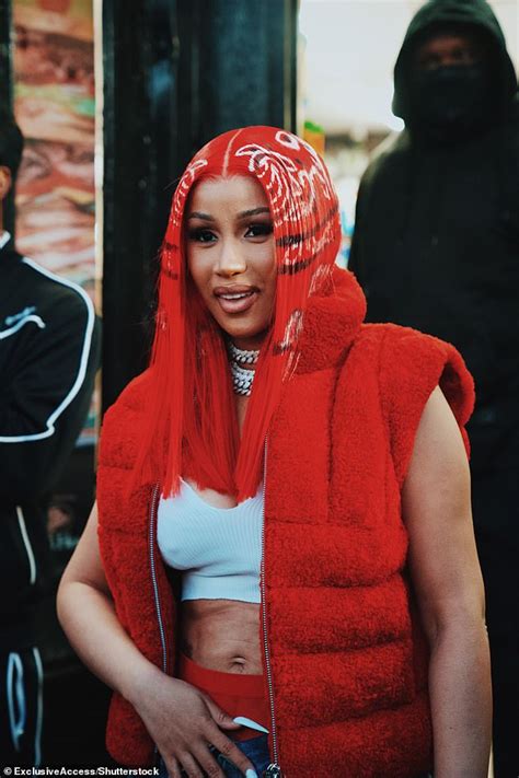 Cardi B Rocks A 720000 Dollar Paisley Patterned Wig Flaunting Abs In