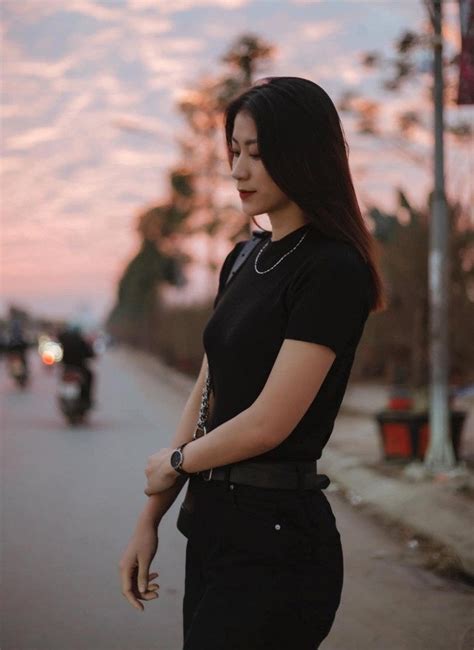 Nhan sắc hot girl bóng chuyền Việt được đối thủ Thái vây quanh xin chụp ảnh Kênh Sao