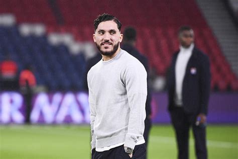 OL Rayan Cherki sur le départ la Premier League s affole Foot 01