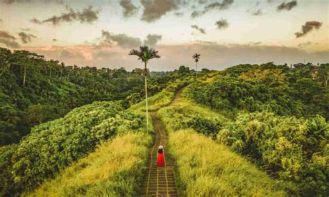 Bukit Cinta Bali Destinasi Yang Wajib Dikunjungi Putri Bali Rental