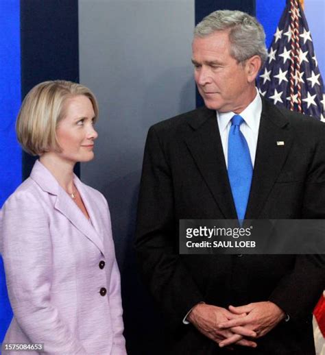 223 White House Press Secretaries Dana Perino Photos & High Res ...