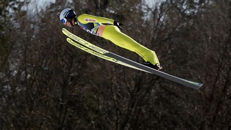 Loty narciarskie Planica 2022 wyniki i relacja Piątkowy konkurs