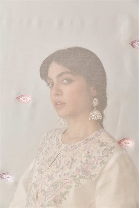 ZC-1869– Zara ShahJahan Intl.