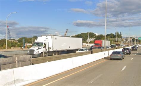 Key Rhode Island bridge may need to be demolished, officials say - TheTrucker.com