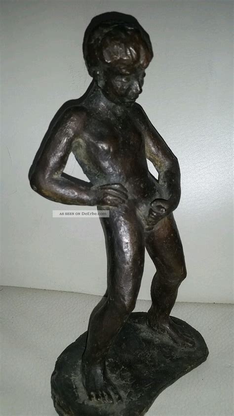 Bronzefigur Nackter Pinkelnder Jüngling