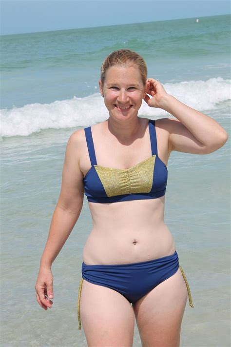 6 Hot Sexy Auntie Nita Bikini Pics