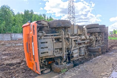 What Are Rollover Truck Accidents How Do They Happen