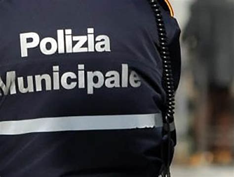 Vigile Morto A Palazzolo Aperta Inchiesta Per Istigazione Al Suicidio