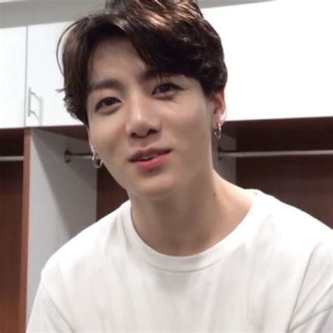 Ghim của 𝑨𝒖𝒓𝒐𝒓𝒂 trên jungkook