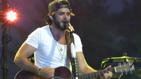 Thomas Rhett Round Here Acoustic Fgl Live Wi Youtube