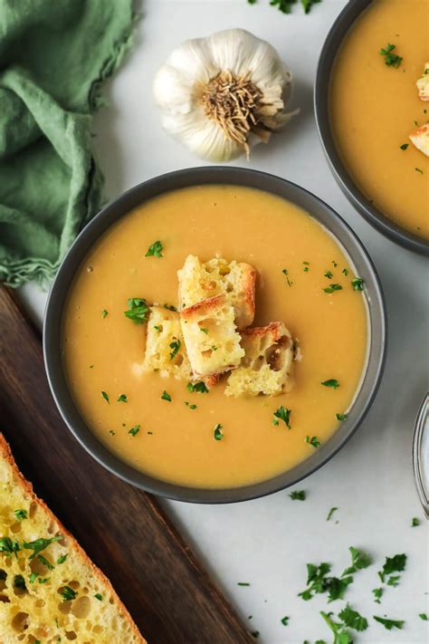 Garlic Bread Soup I Heart Vegetables