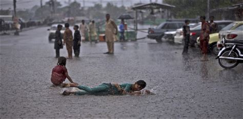 Weather Office forecast heavy rainfall in Karachi on Monday