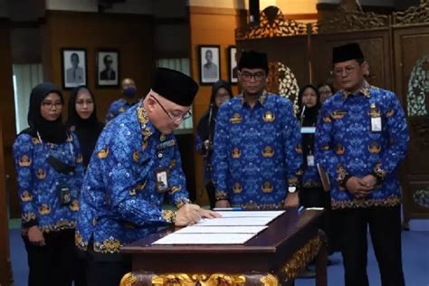 Uu Asn Tahun Resmi Disahkan Inilah Batas Usia Pensiun Pns Dalam