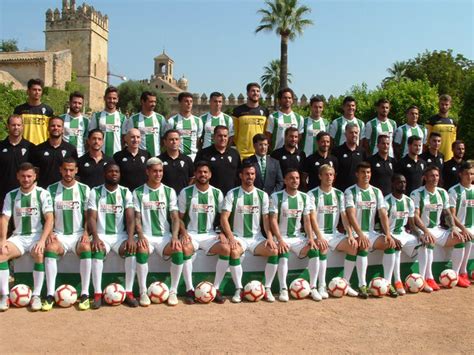 Foto oficial de la plantilla del Córdoba CF para la temporada 2018 2019