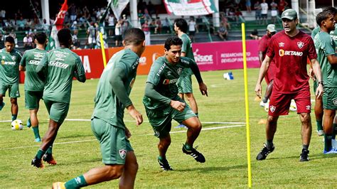 Fluminense encerra preparação para jogo contra o Santos confira