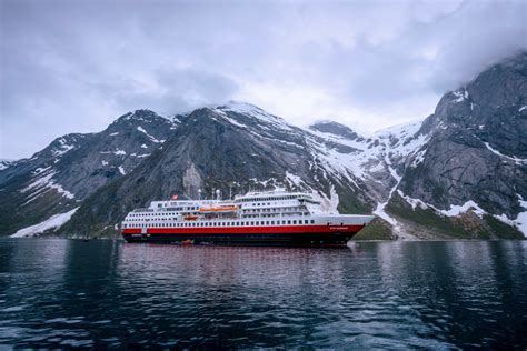 Hurtigruten Ansetter Nye Sj Folk I Storsatsing P Norskekysten