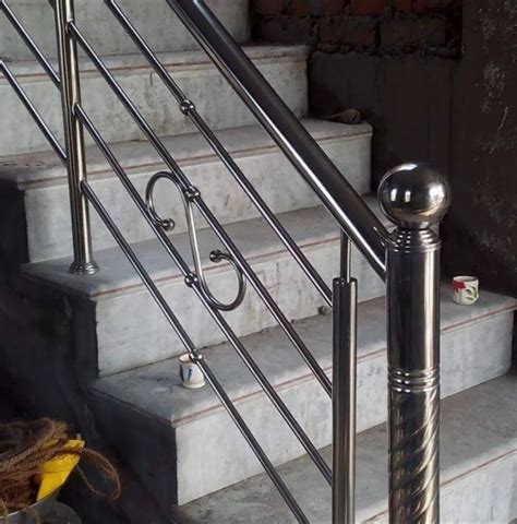 Silver Stainless Steel Pipe Stair Railings Mounting Type Floor At Rs