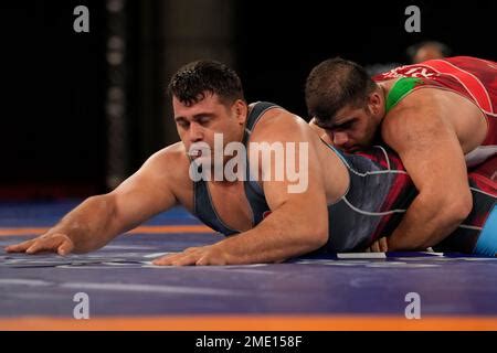 Iran S Amin Mirzazadeh Right And Turkey S Riza Kayaalp Compete During