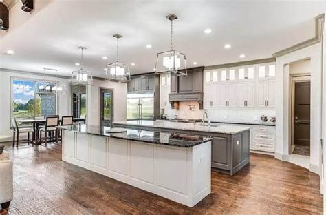 How To Use A Contrasting Kitchen Island To Enhance Your Design