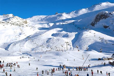 Top 10 ski resorts for guaranteed snow - Cool Ski Jobs