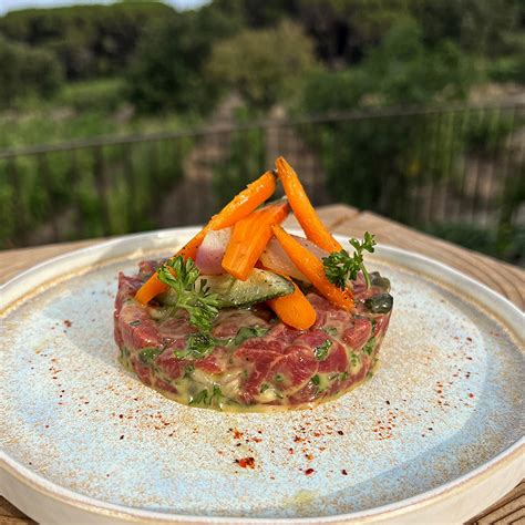 Tartare De Boeuf Moutarde Aux Pices Et L Gumes Confits De Cyril Lignac