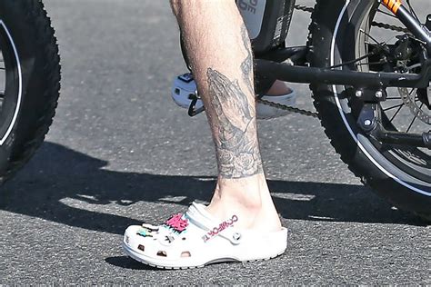 Justin Bieber’s Most Colorful Crocs Moments, Photos – Footwear News