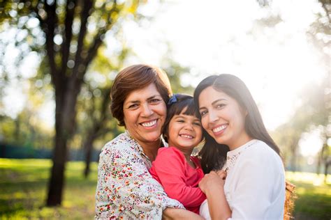 Una abuela no debe ser la segunda mamá especialistas explican las