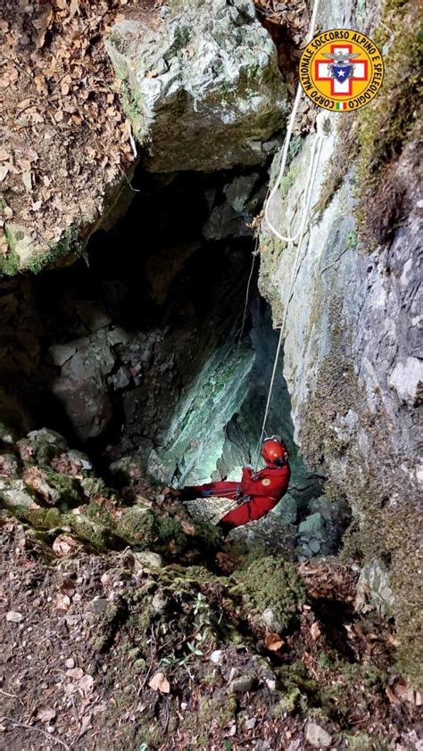 Speleologa Bloccata In Grotta Nel Varesotto Recuperata Nella Notte FOTO