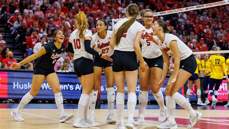 Nebraska Volleyball Preview No 7 Wisconsin And Northwestern