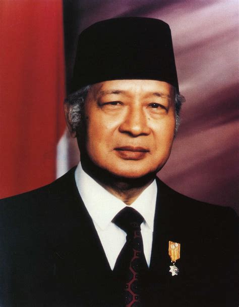 Indonezijski Predsjednik Suharto Bio Nizozemski Vojnik I Japanski