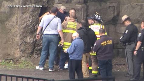 1 Dead Multiple People Rescued After Boat Capsizes During Lockport Ny Cave Tour Watch News