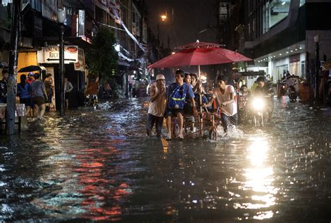 Flood Cripples Philippine Capital As 54 000 Are Evacuated Bloomberg