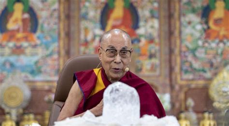 Dalai Lama Beija Crian A E Pede Desculpas Por Comportamento Veja O Que