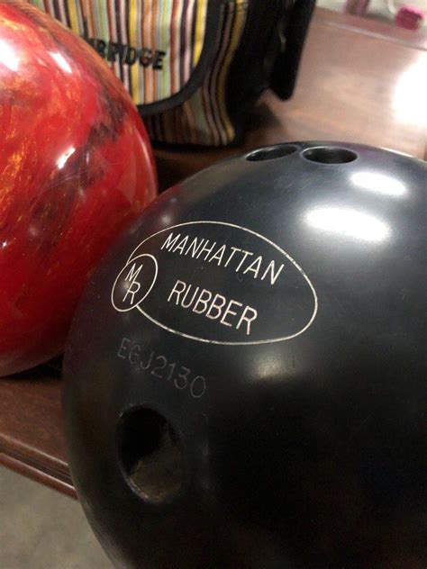 Vintage Bowling Balls Sparkle 2 Manhattan Rubber Set Sports Equipment